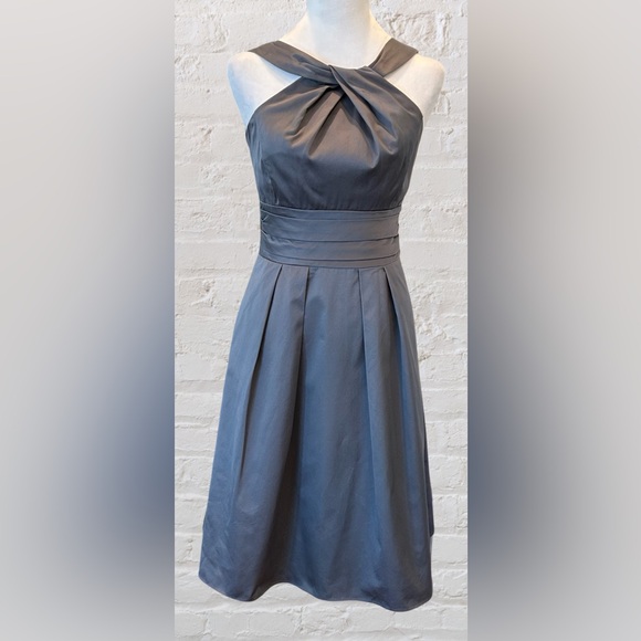 DAVID’S BRIDAL Y-Neck Gray A Line Babydoll Prom Event Cocktail Dress Size 2 - Picture 1 of 7